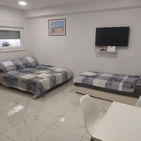 Apartmani Anastasia With Pool, Novalja Luaran gambar