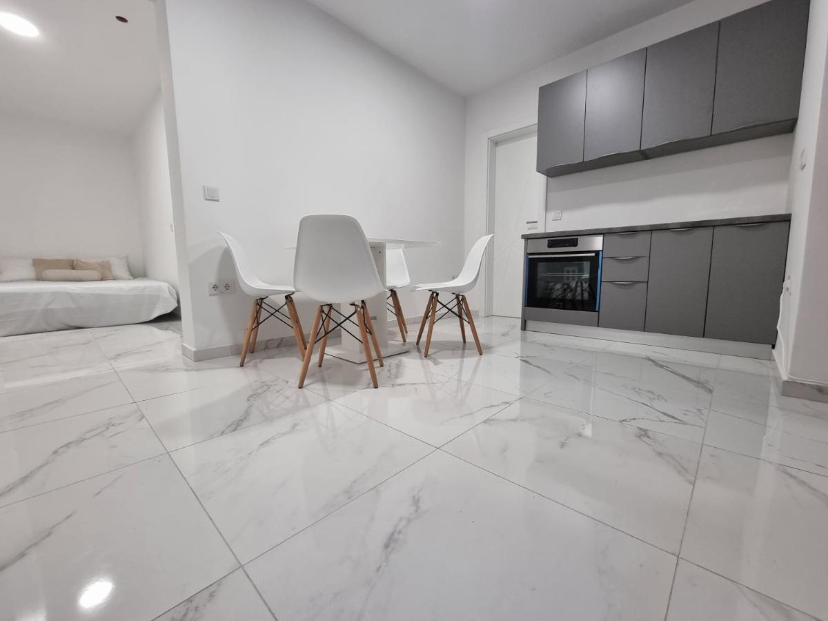 Apartmani Anastasia With Pool, Novalja Luaran gambar