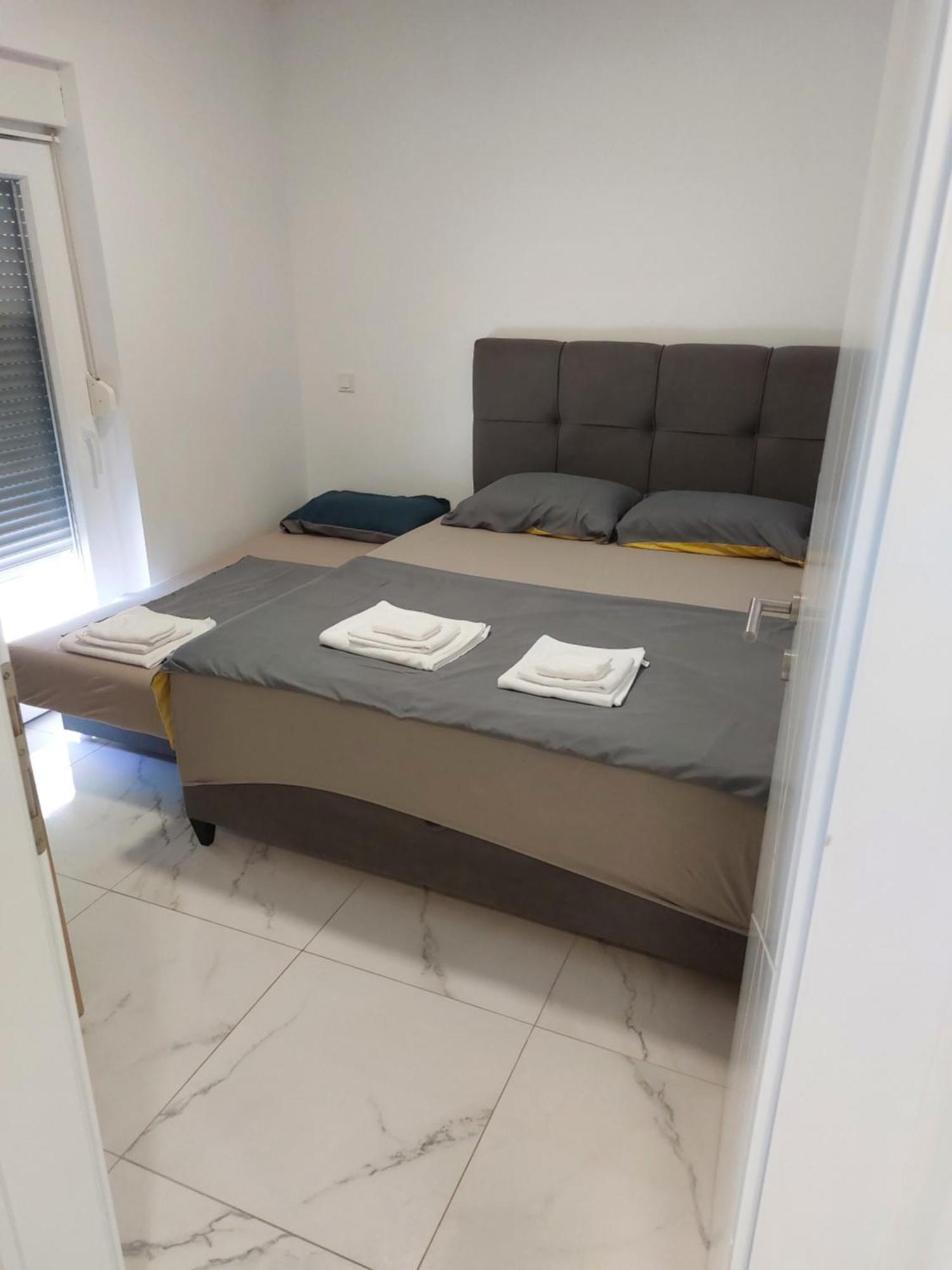 Apartmani Anastasia With Pool, Novalja Luaran gambar